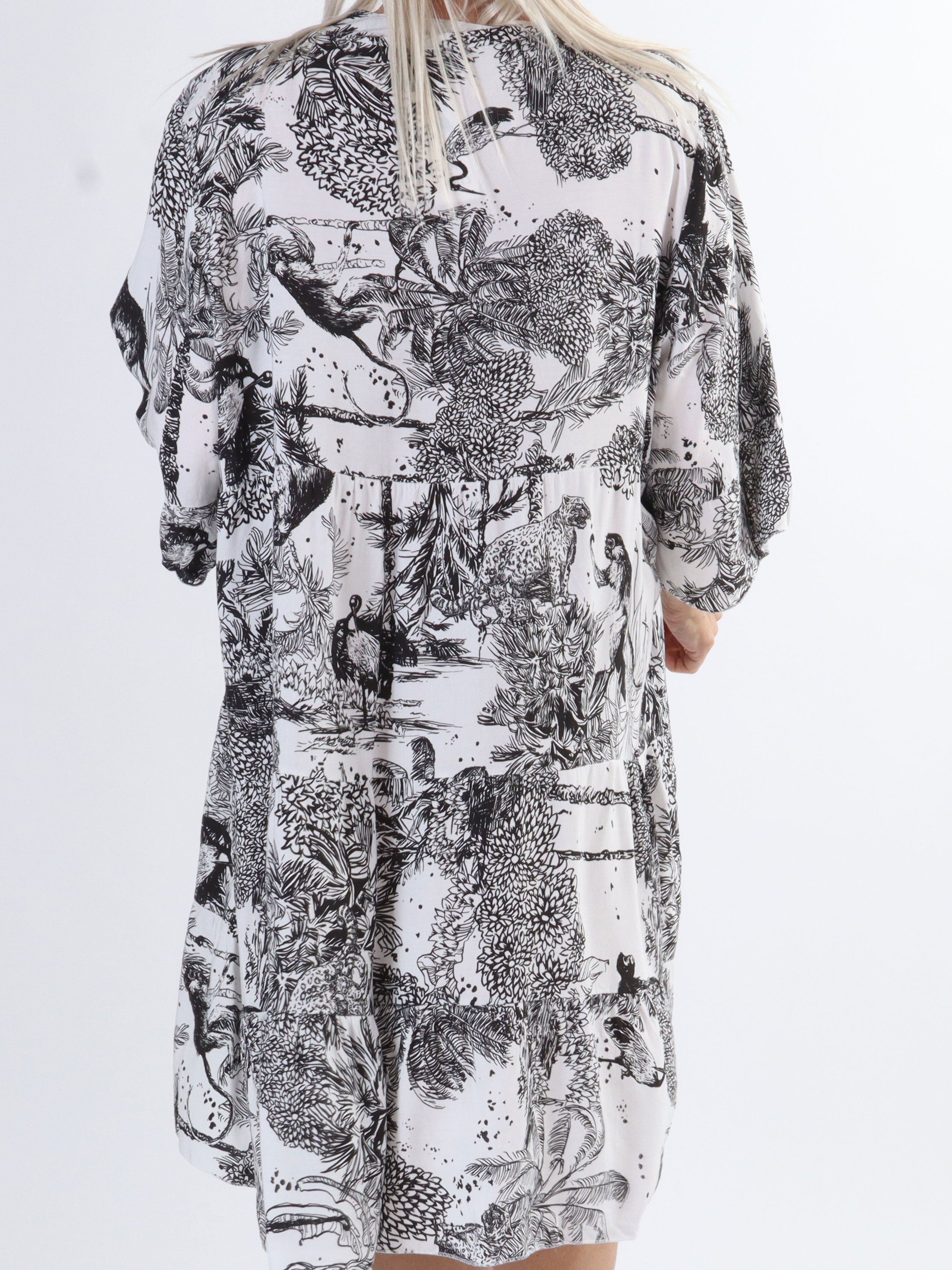 Abbie - Sød plus size kjole med junglemotiv